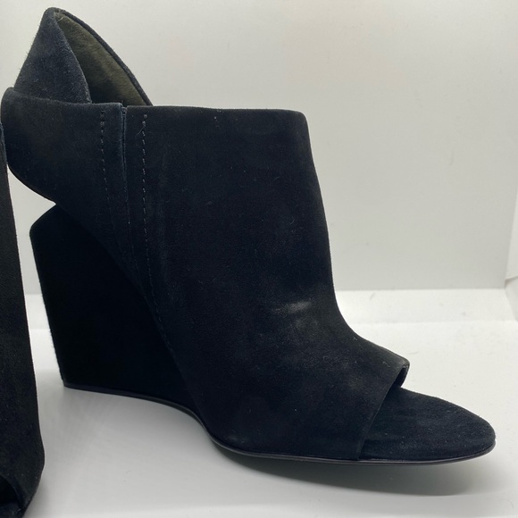 ✨ ALEXANDER WANG “Alla” Suede Peep toe wedge booties with silver cutout plate - Picture 8 of 13